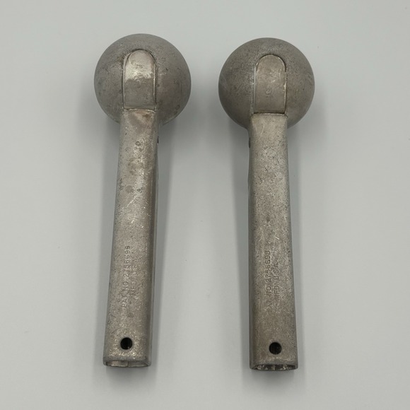 Vintage Aluminum Ice Cream Scoops - 1950s USA Patent 2756698 LOT OF 2 - Picture 4 of 7